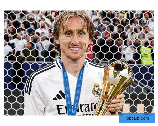 以577次出场书写传奇莫德里奇跻身皇马队史第九出场榜排名稳居